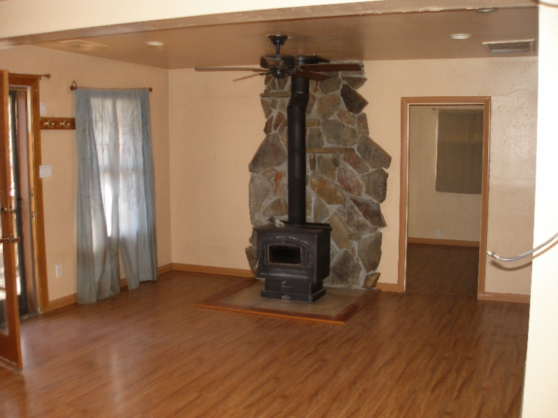 106 Coates Ave - Photo 2 of 15