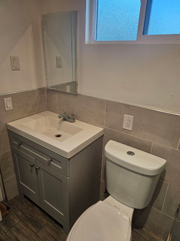 1042 Hollister St #2 - Photo 4 of 8