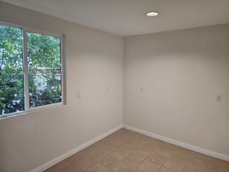 1042 Hollister St #2 - Photo 7 of 8