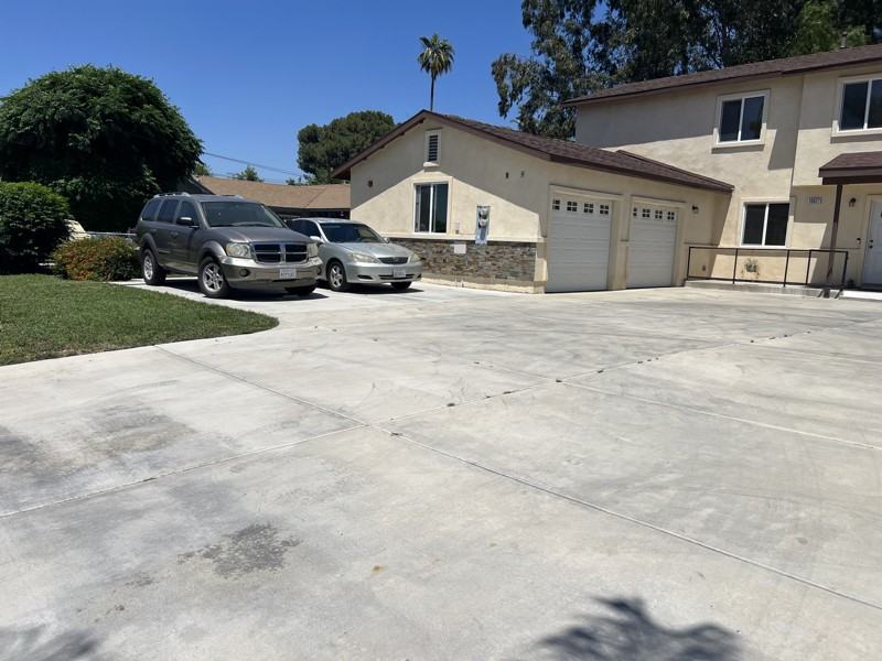 10629 Lind Ave - Photo 2 of 14