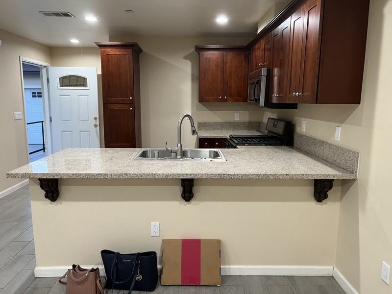 10629 Lind Ave - Photo 4 of 14