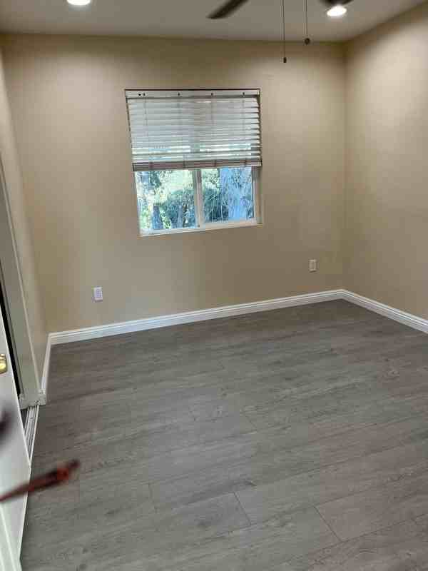 10629 Lind Ave - Photo 7 of 14