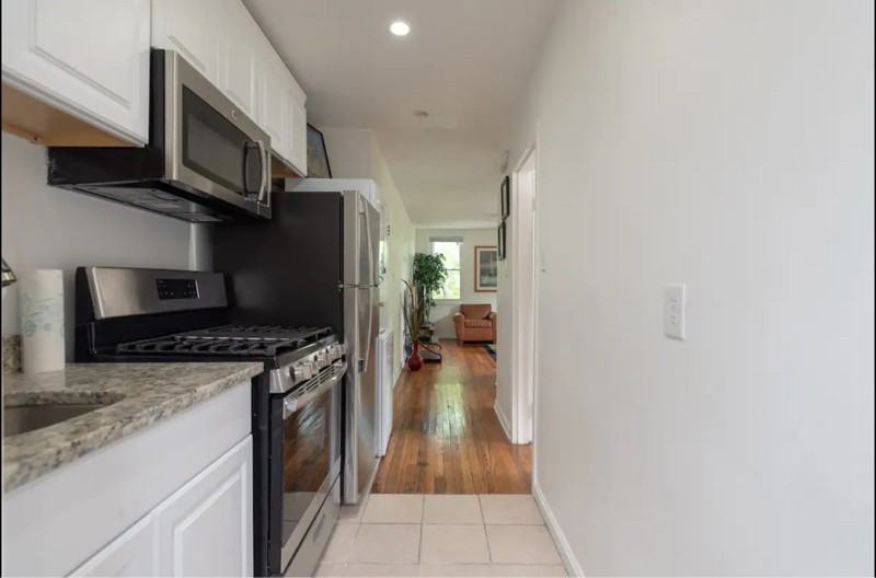 1136 45th St Ne #4 - Photo 2 of 20