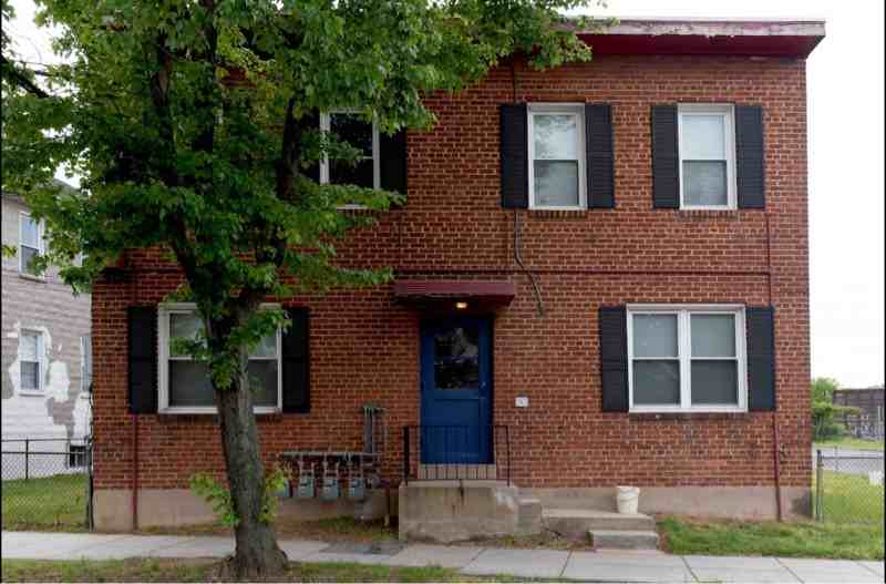 1136 45th St Ne #4 - Photo 3 of 20