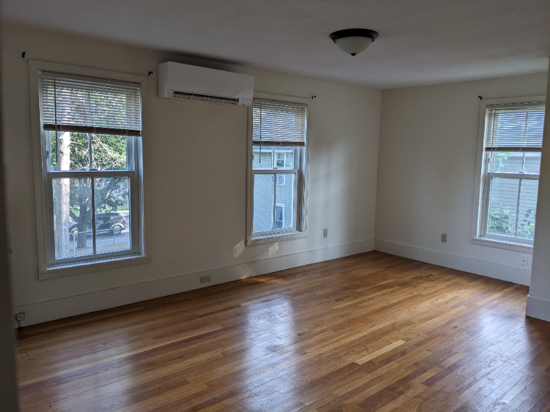 85 Beech St - Photo 3 of 4