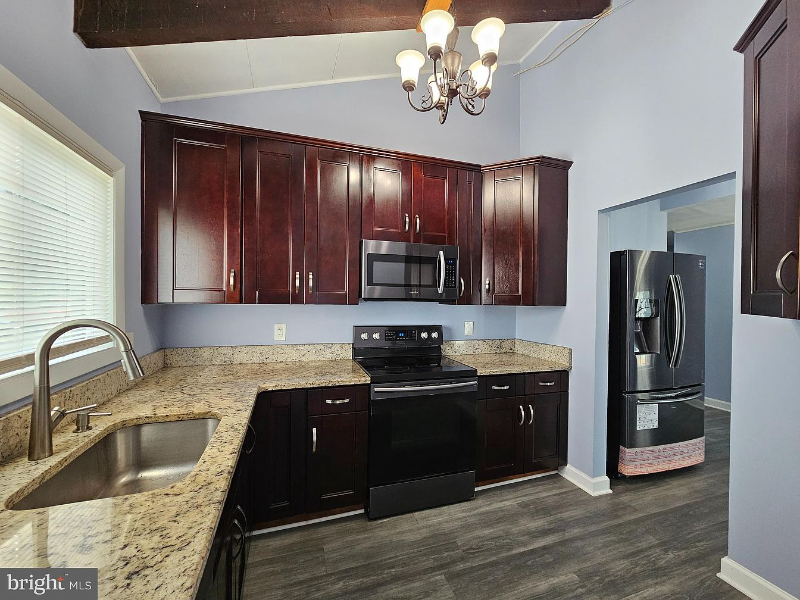 6020 Regents Park Rd - Photo 2 of 25