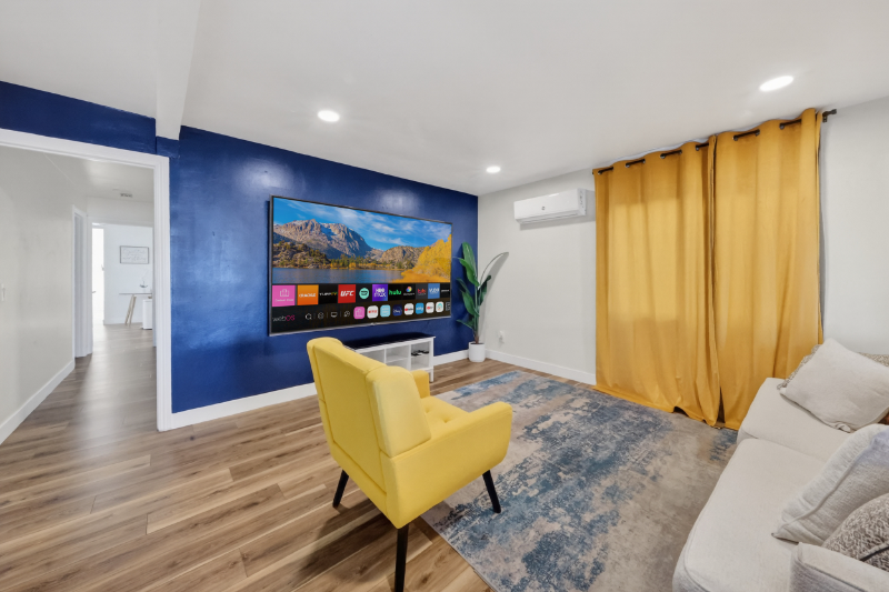 225 S Main St - Photo 2 of 20