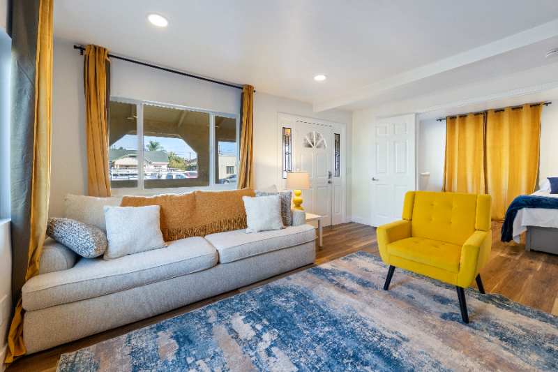 225 S Main St - Photo 3 of 20