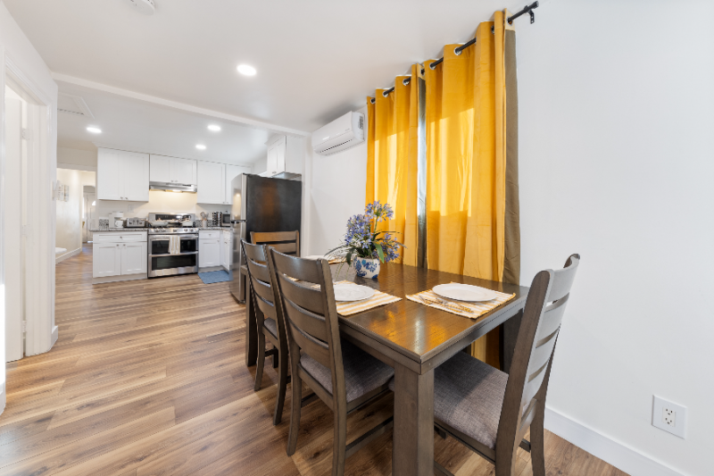 225 S Main St - Photo 4 of 20