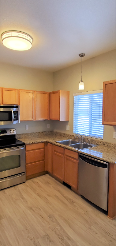 2484 St Paul Dr - Photo 7 of 20