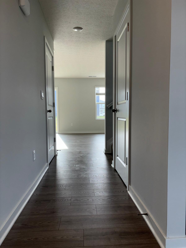 7055 Royalton Ridge Ave - Photo 2 of 20