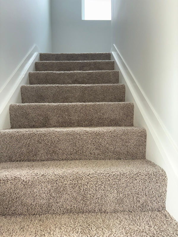 7055 Royalton Ridge Ave - Photo 7 of 20