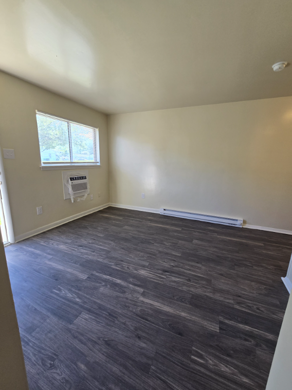 1814 Williamsburg Rd #10 - Photo 4 of 16