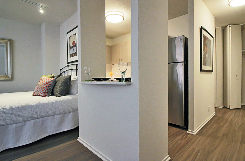 1158 N Dearborn St - Photo 2 of 9