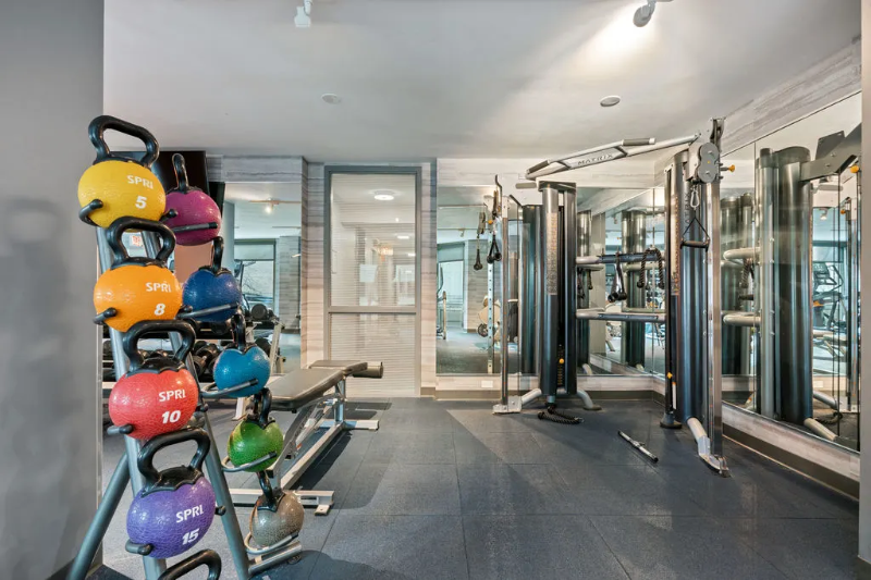 1158 N Dearborn St - Photo 6 of 9