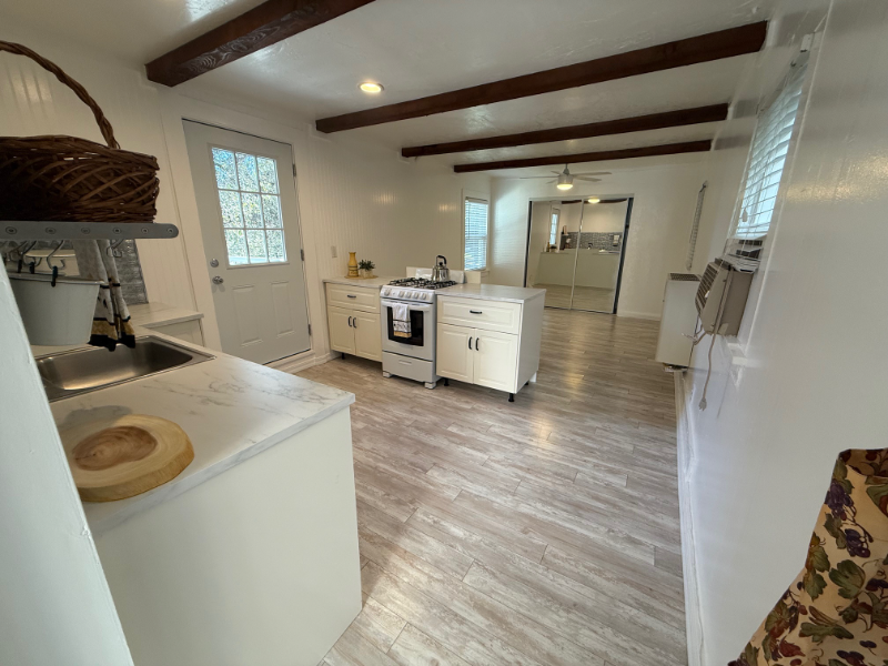 196 Lubeck Rd - Photo 2 of 15