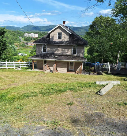 532 Princeton St #B - Photo 2 of 6