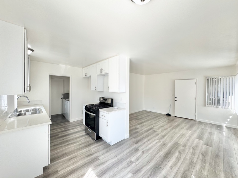 636 Aerick St #2 - Photo 3 of 12