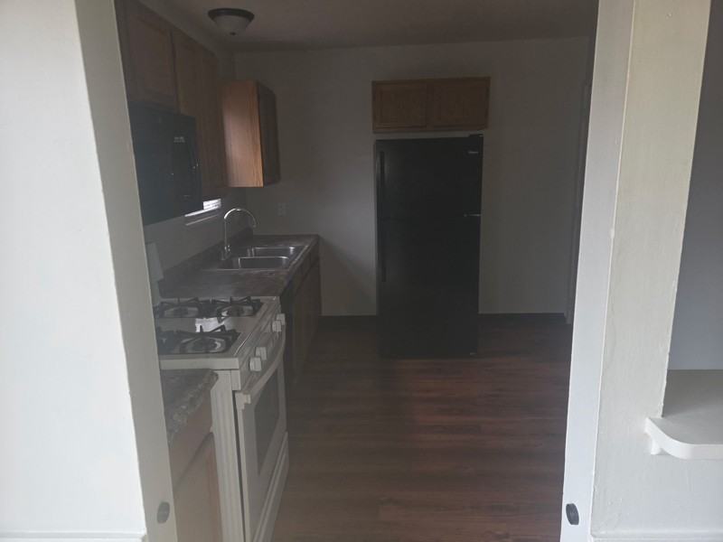 417 Mathews Rd - Photo 2 of 8