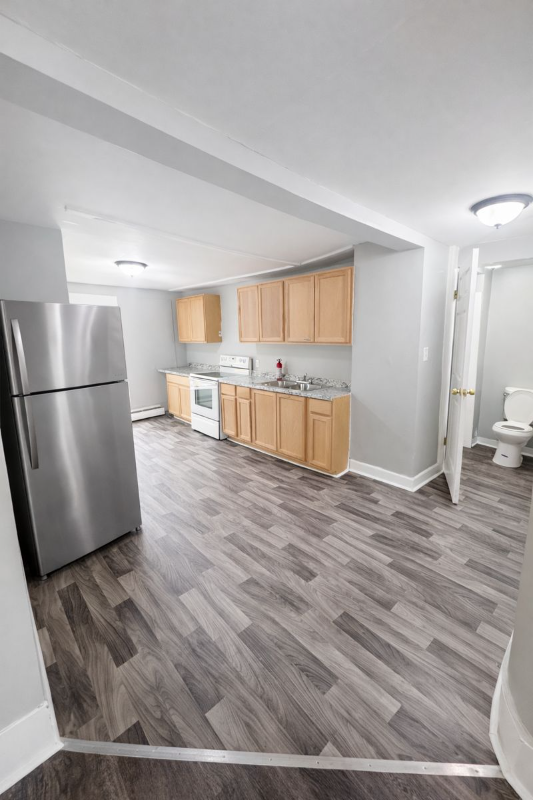 37 Maple St #9 - Photo 4 of 6