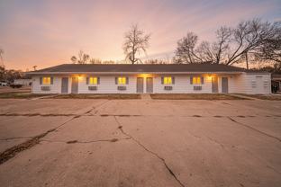 708 W 10th St - Photo 1 of 1