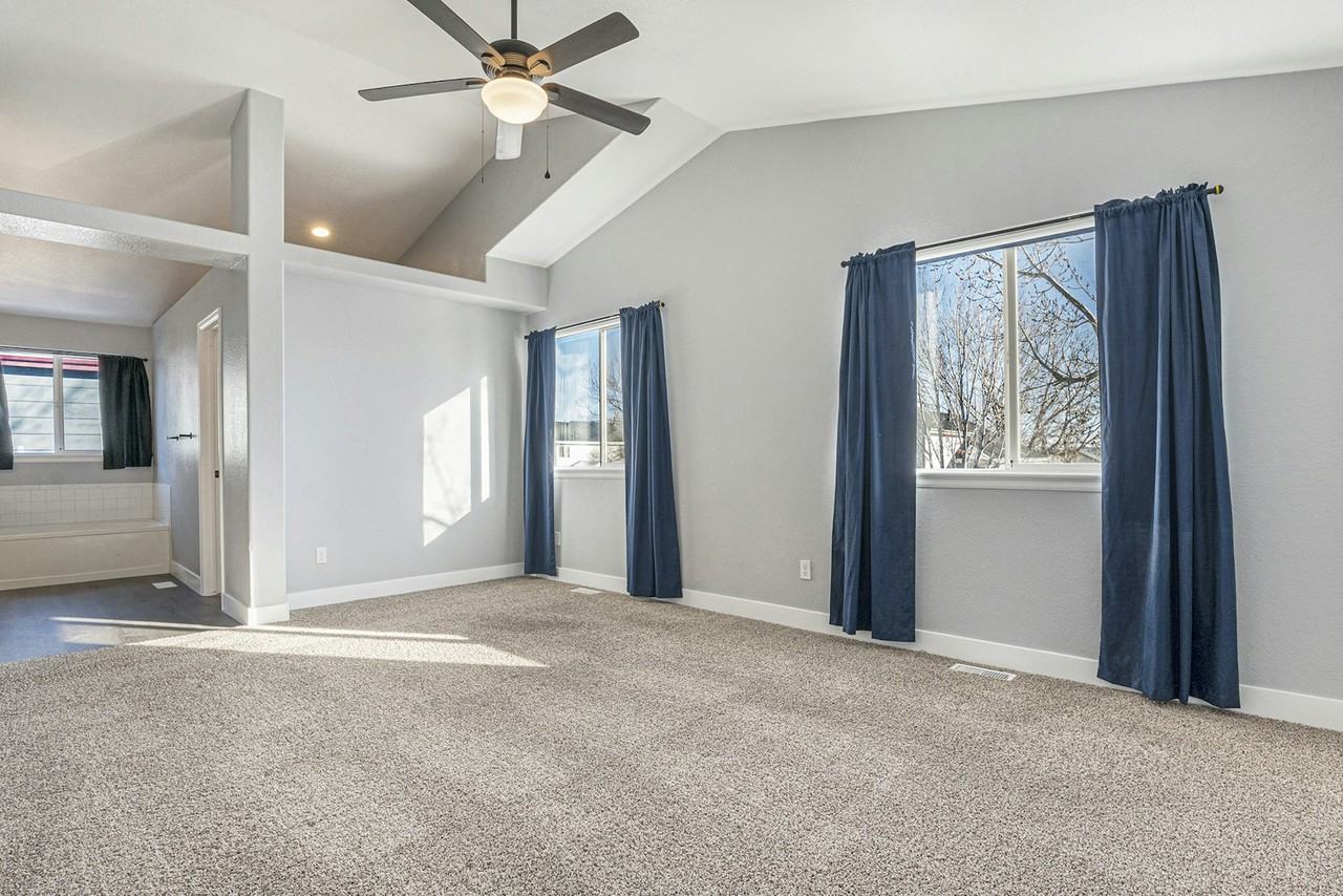 11221 Jordan Court - Photo 7 of 20