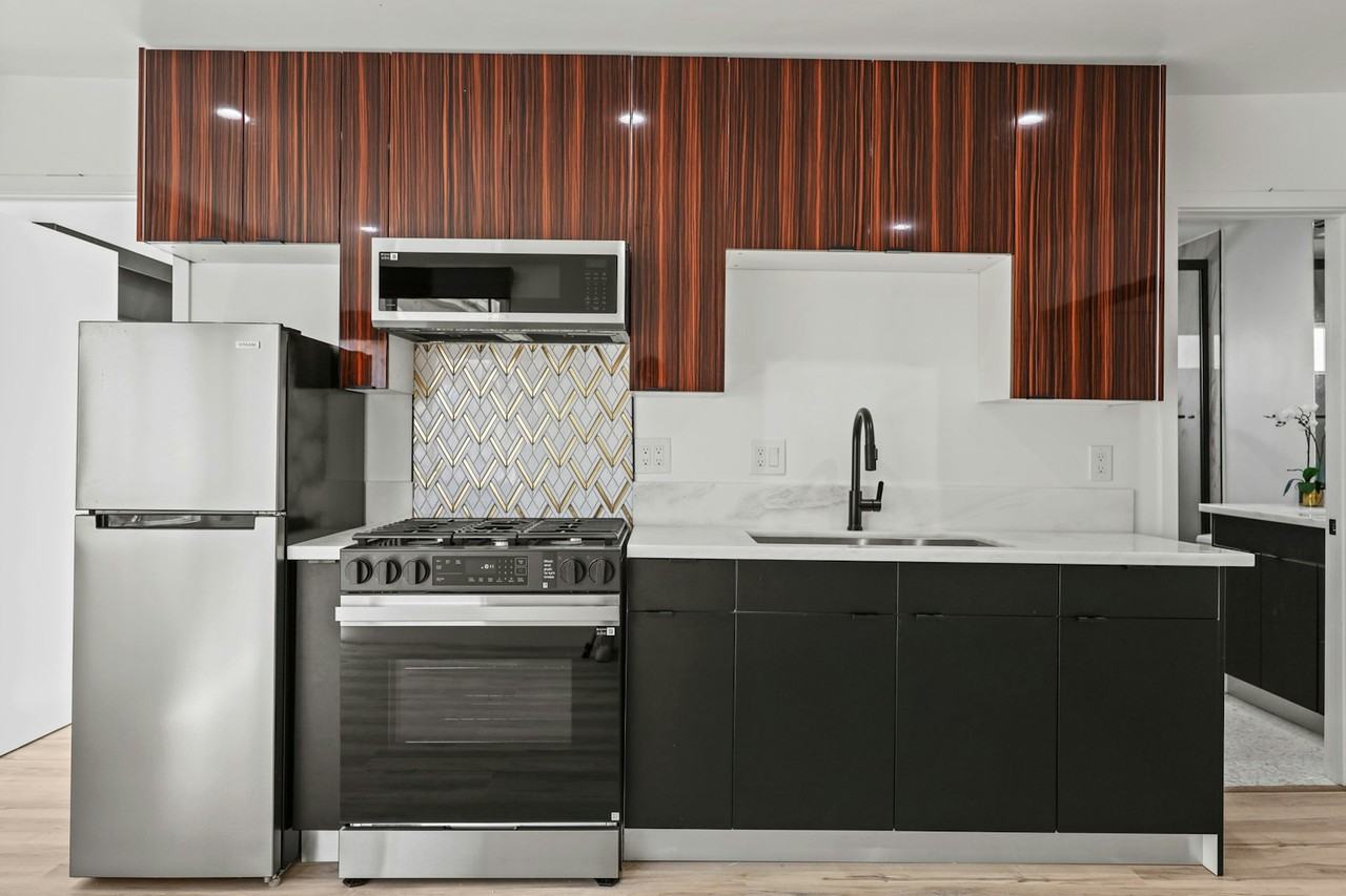 111 Normandie Avenue, Unit 6 - Photo 2 of 17