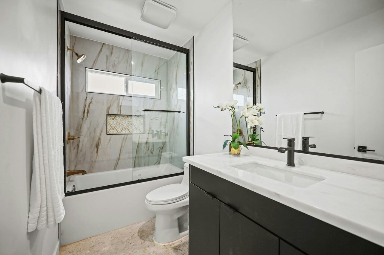 111 Normandie Avenue, Unit 6 - Photo 7 of 17