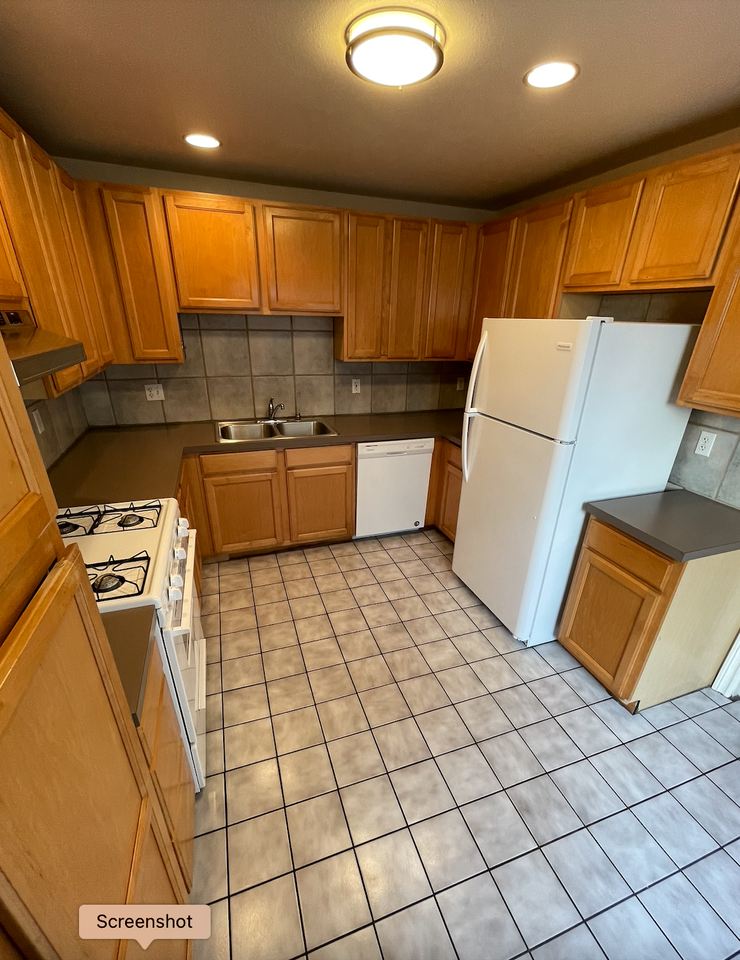 454 Olive Street - Photo 5 of 11