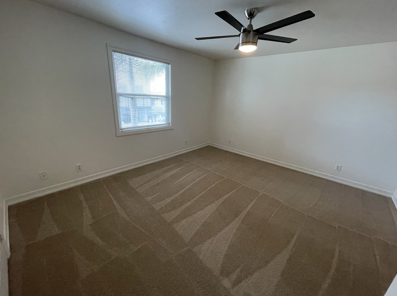 454 Olive Street - Photo 7 of 11