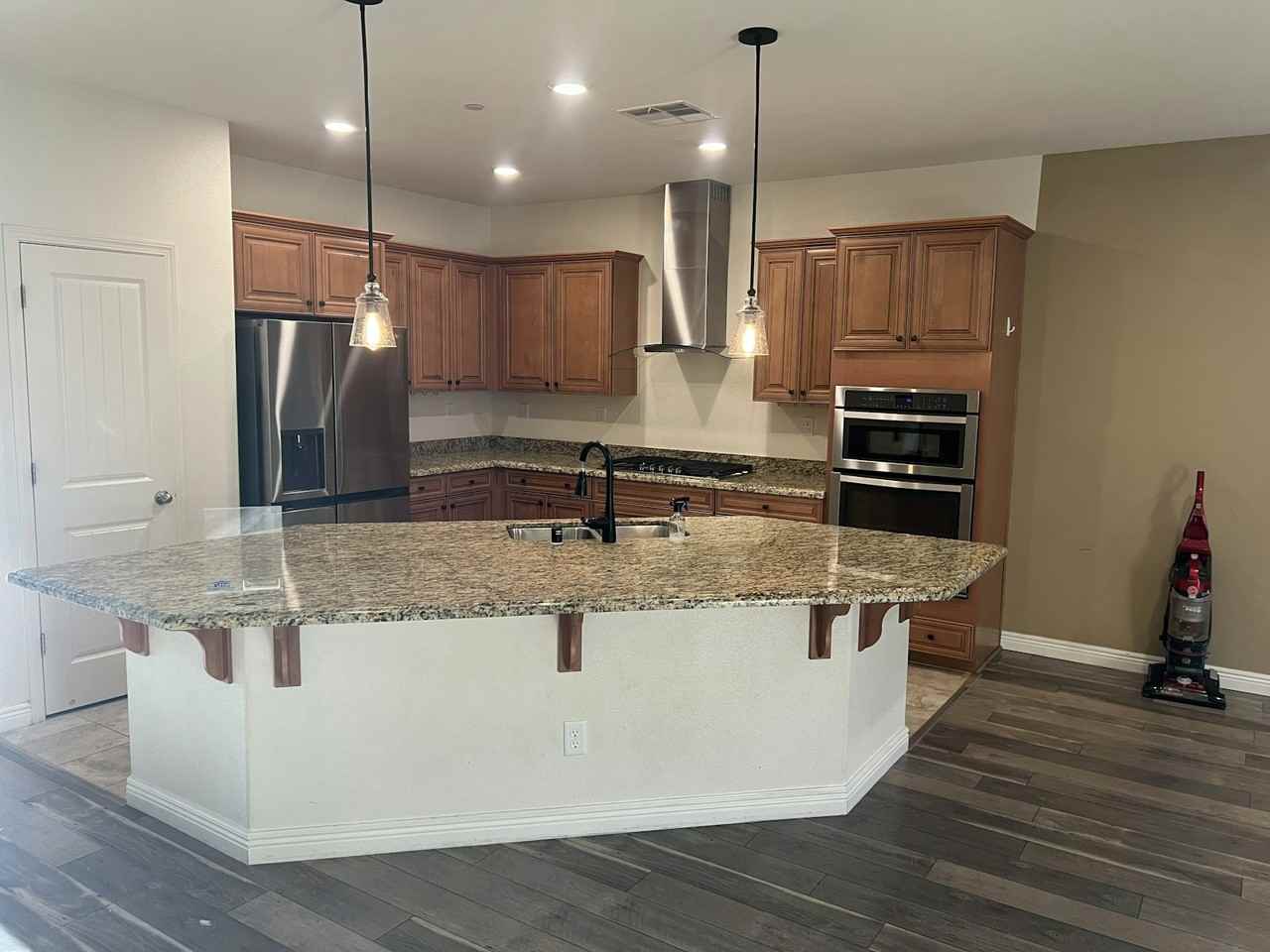 3261 Haskell Way - Photo 2 of 12