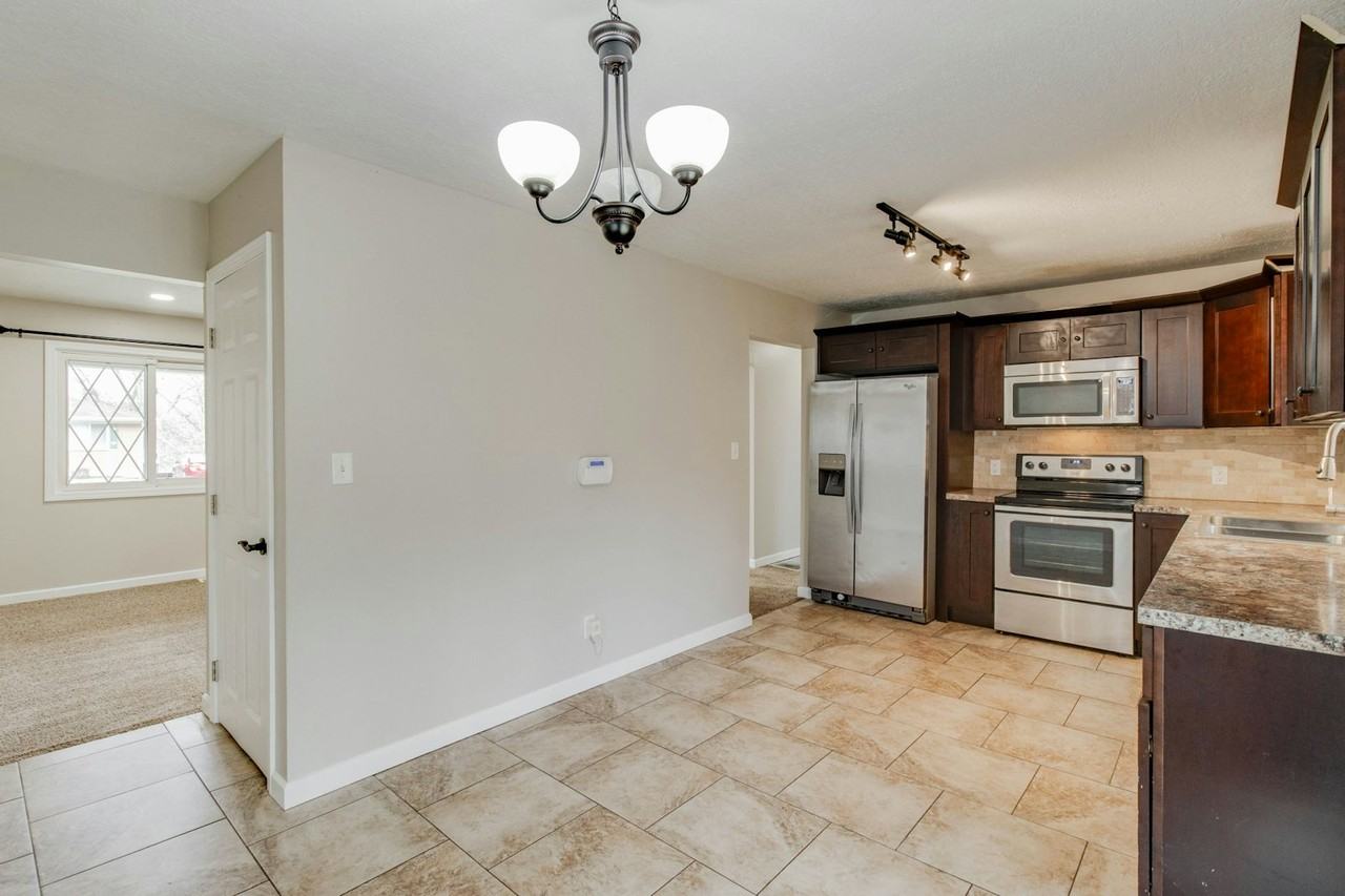 4802 Amesborough Rd - Photo 5 of 23