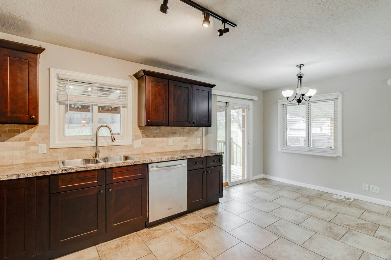 4802 Amesborough Rd - Photo 7 of 23