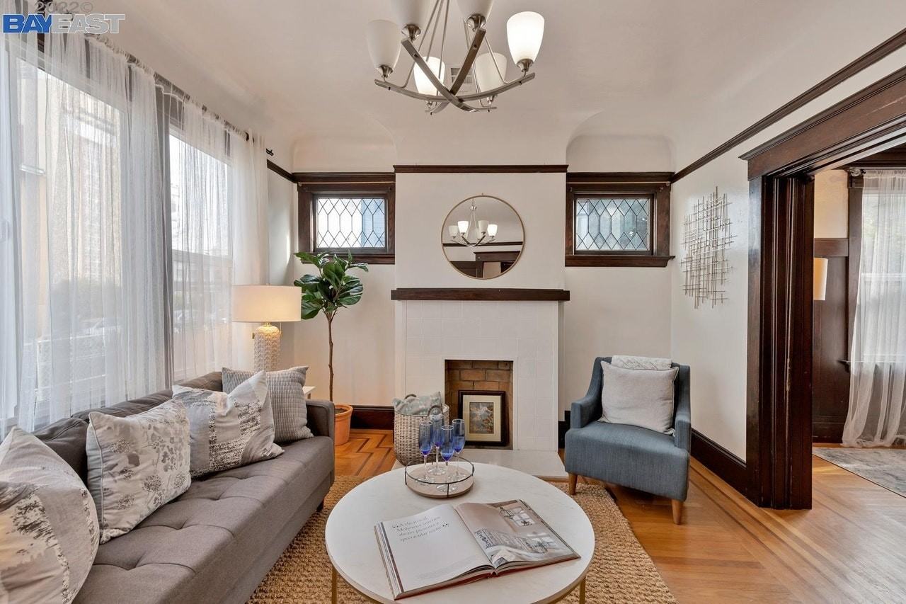 541 Foothill Boulevard - Photo 2 of 14