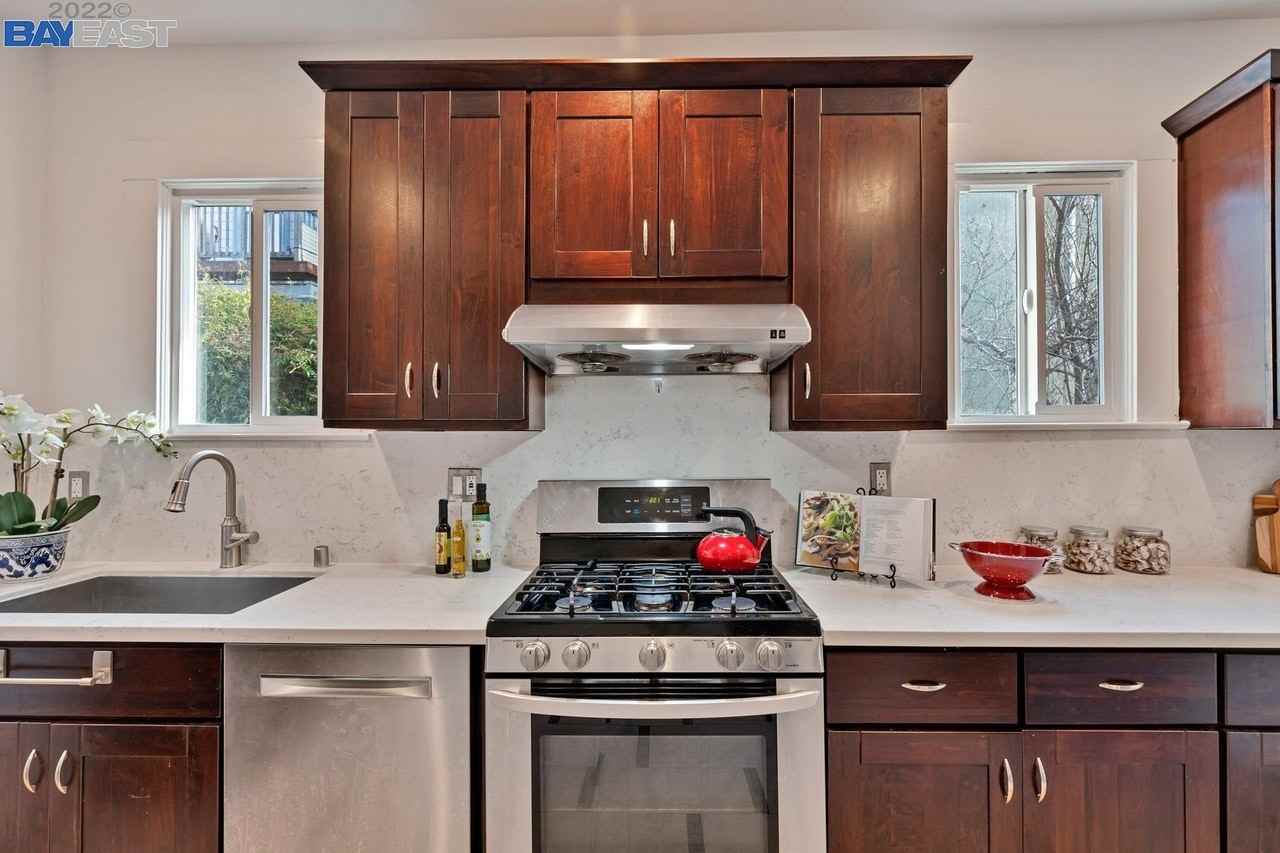 541 Foothill Boulevard - Photo 7 of 14