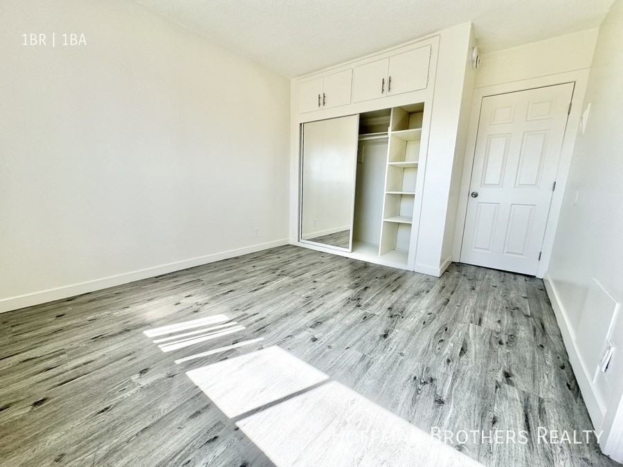 510 W 87th Property - Photo 7 of 8