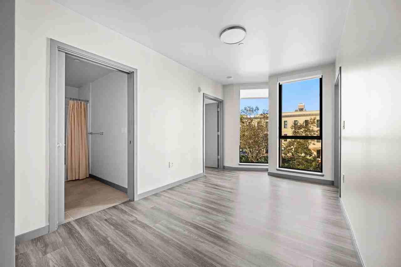 235 Valencia Street - Photo 3 of 16