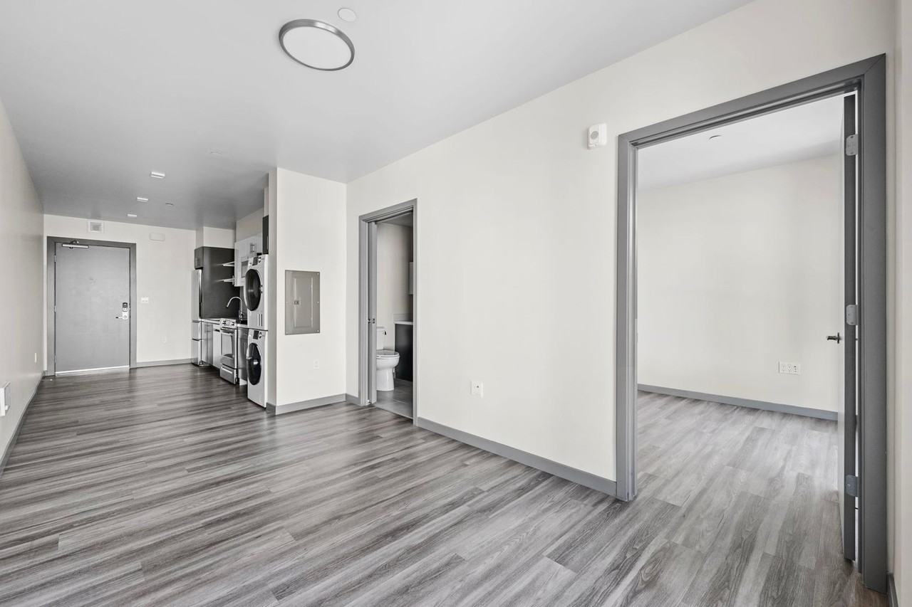 235 Valencia Street - Photo 5 of 16