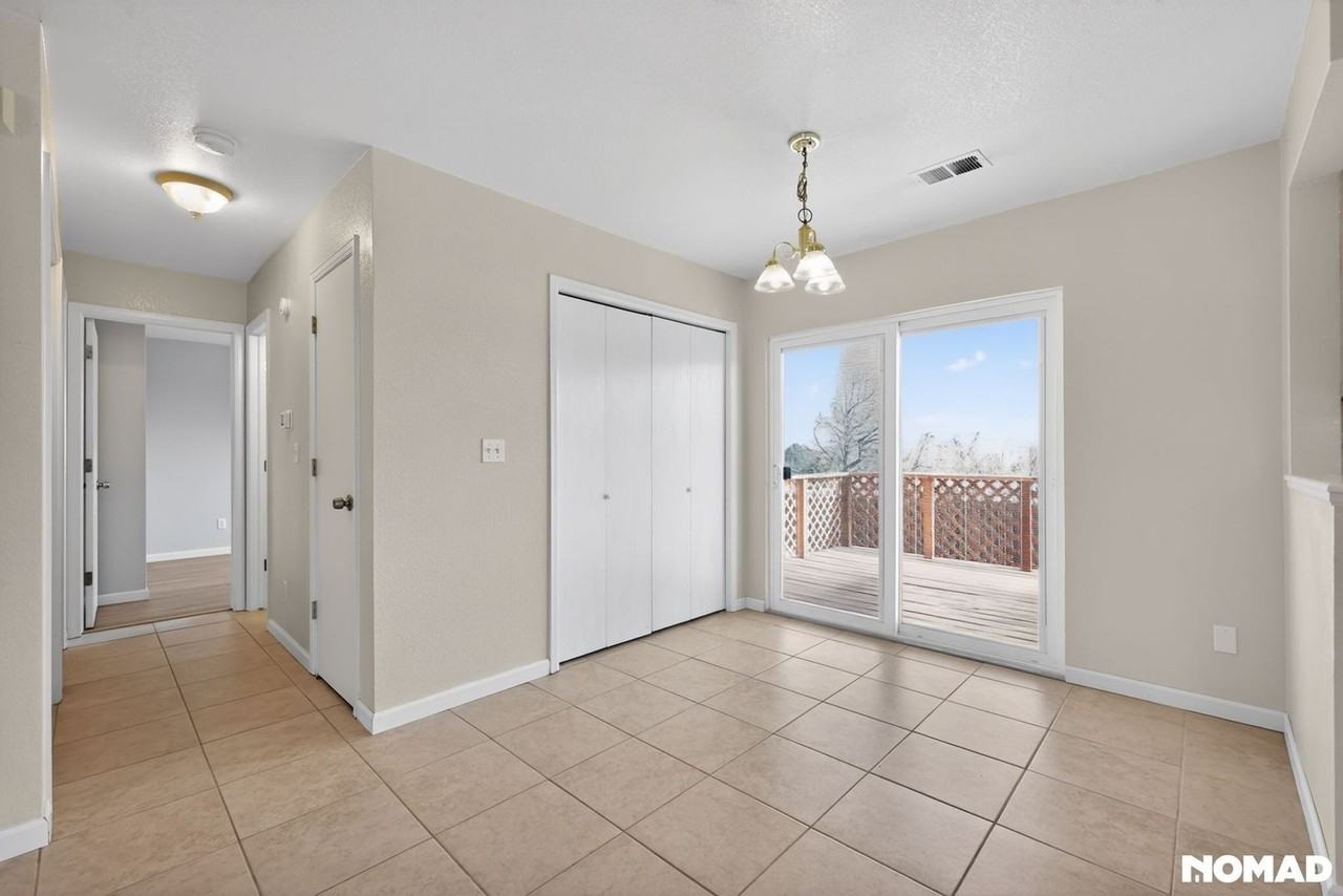 4448 Lake Mead Dr - Photo 4 of 18