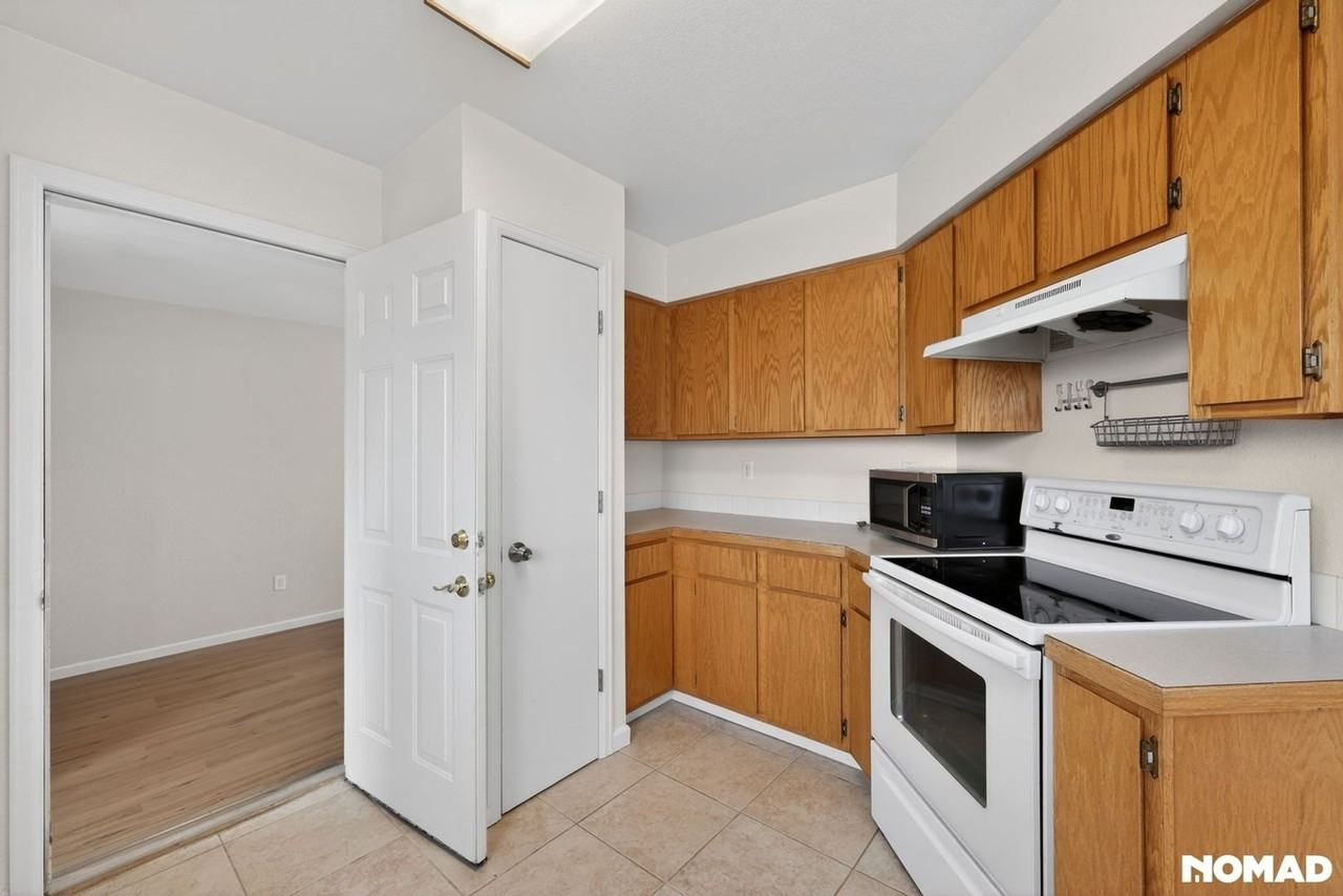 4448 Lake Mead Dr - Photo 7 of 18