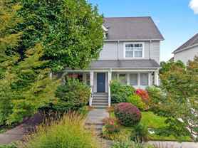 414 Malden Ave E - Photo 1 of 1