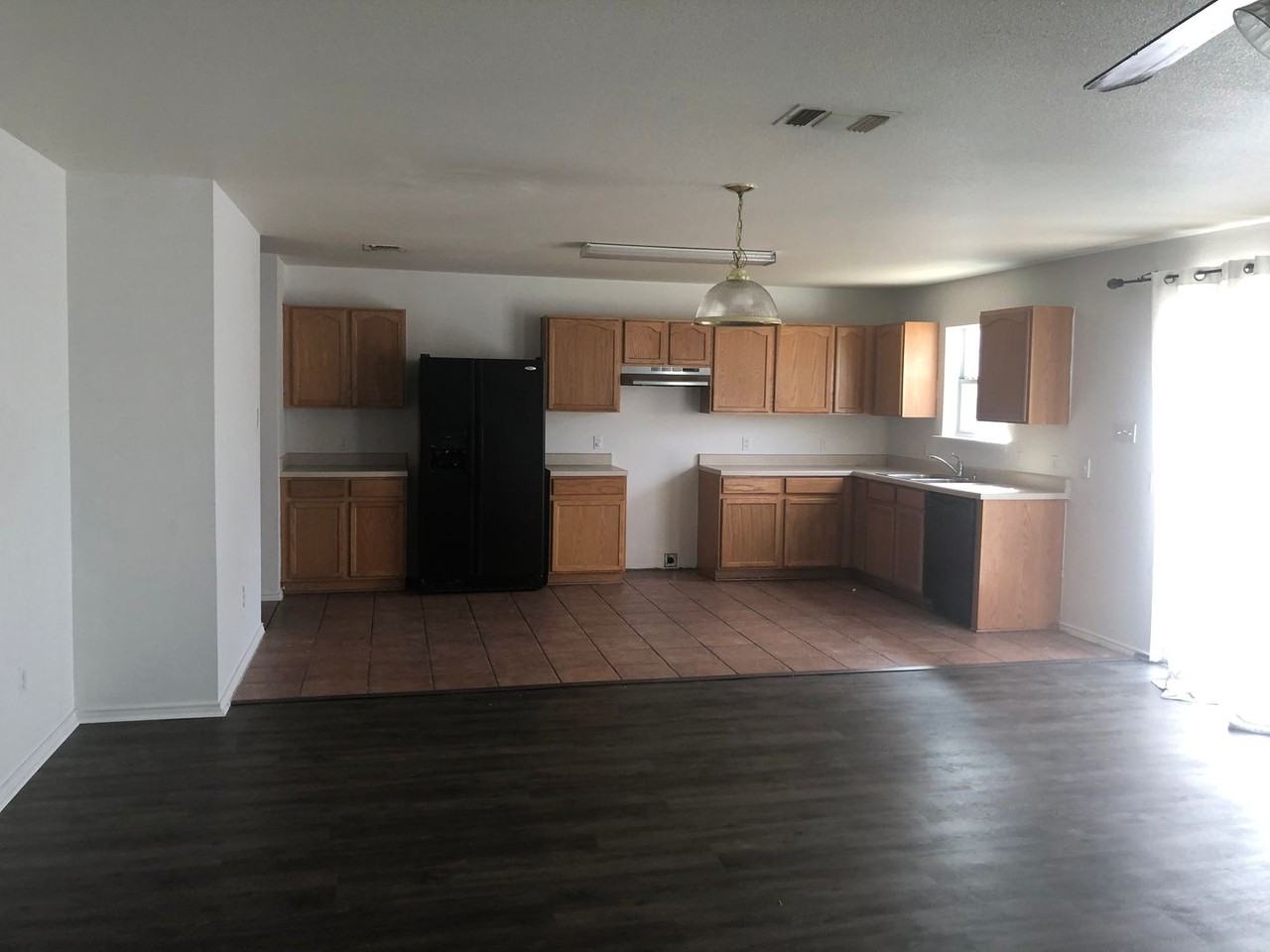 Allen St - Photo 2 of 11