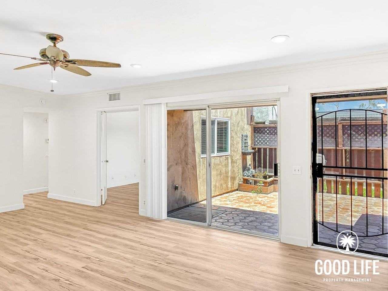 2552 Granada Cir - Photo 4 of 24