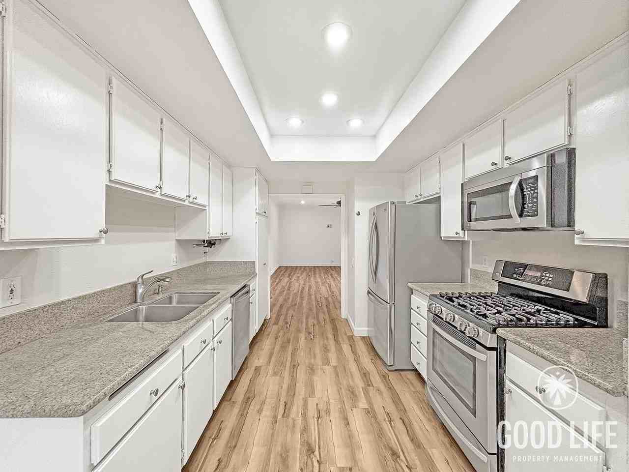 2552 Granada Cir - Photo 7 of 24