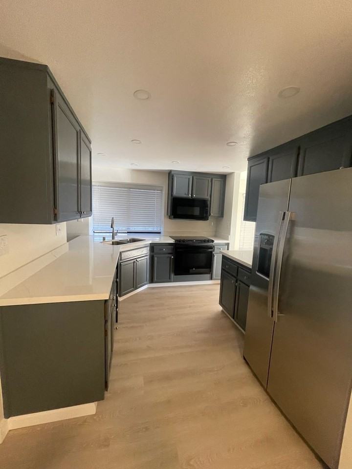 193 Nautilus Dr - Photo 3 of 9