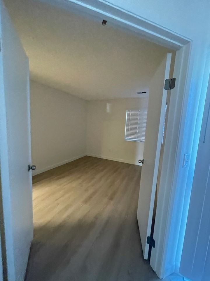 193 Nautilus Dr - Photo 4 of 9