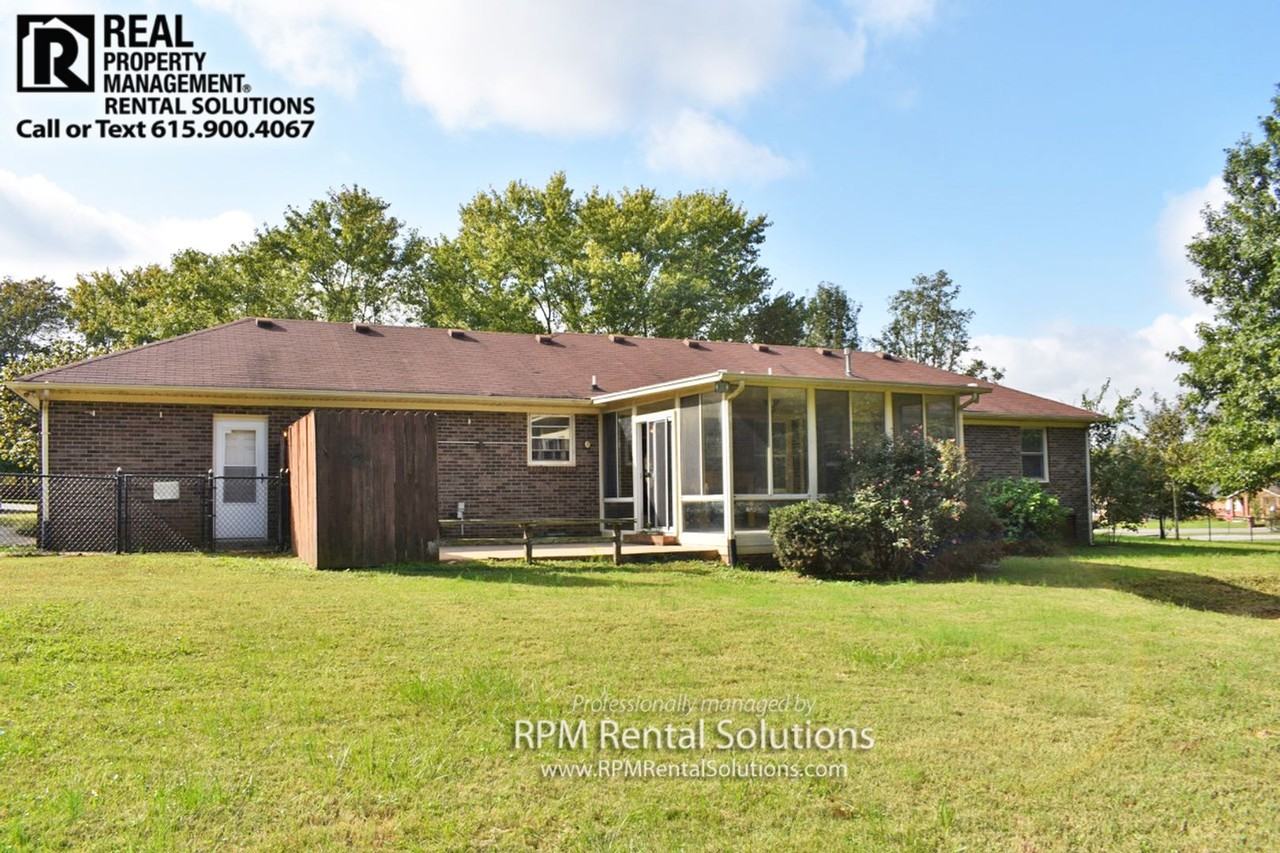 446 Regency Ct - Photo 3 of 21