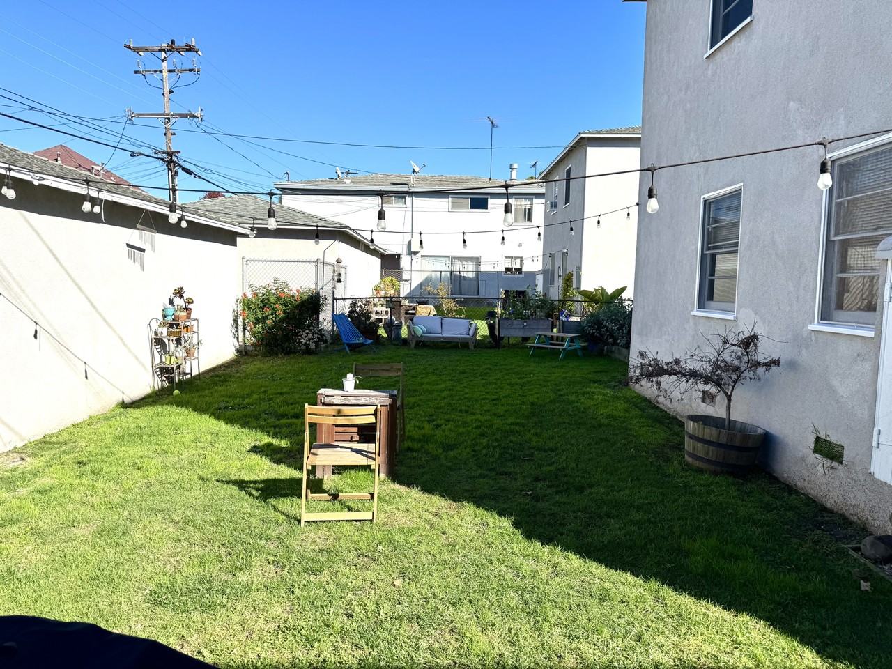 1037 Ocean Park Blvd #B - Photo 3 of 7