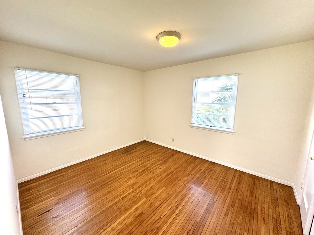 1037 Ocean Park Blvd #B - Photo 6 of 7