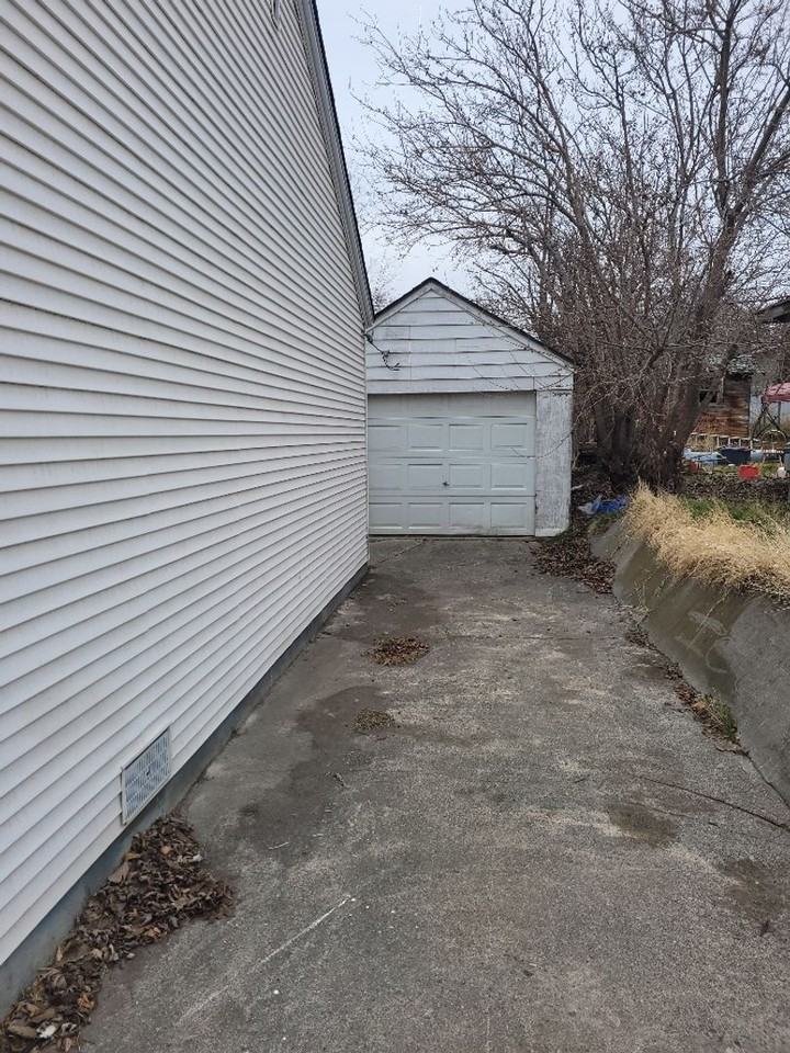 517 E Gladys Ave - Photo 2 of 15